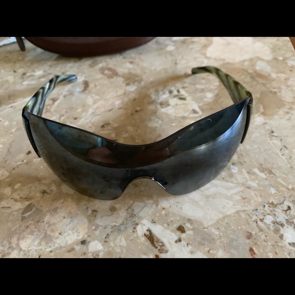 Maui Jim Sheild sunglasses